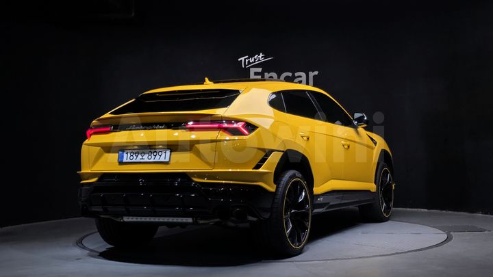Lamborghini Urus 2024 — 2
