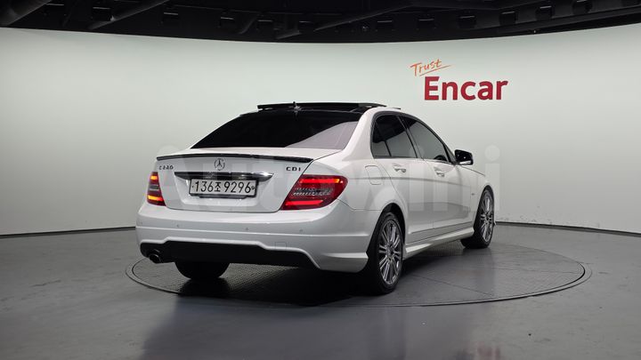 Mercedes-Benz C Class 2012 — 2