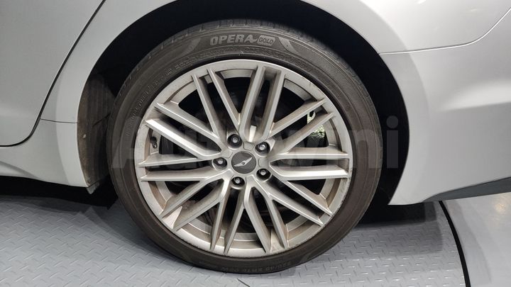 Genesis G70 2019 — 5