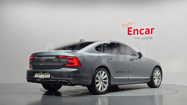 Volvo S90 2019 — 2