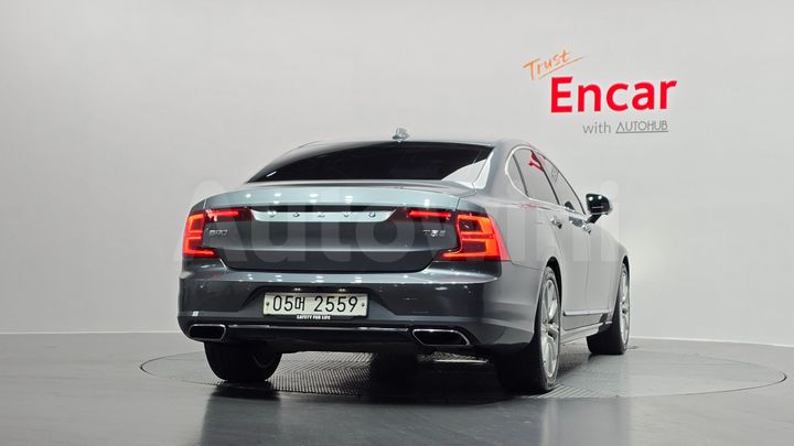 Volvo S90 2019 — 4