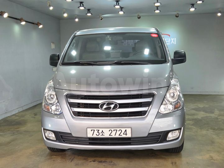 Hyundai Starex 2017 — 2