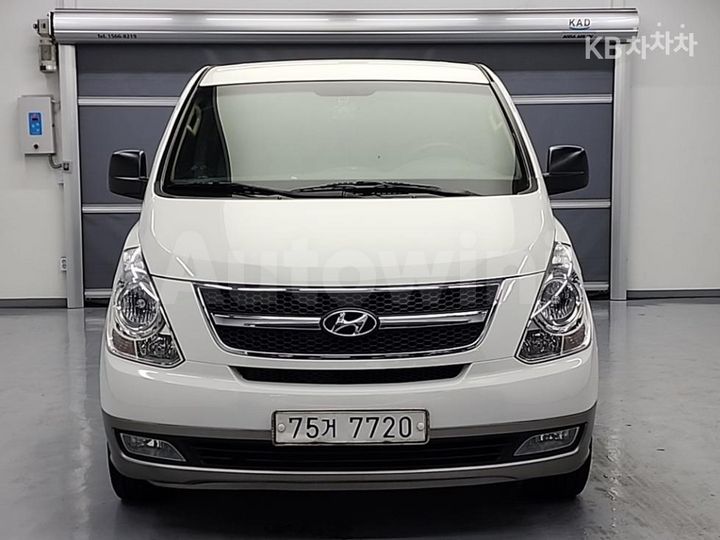 Hyundai Starex 2012 — 2