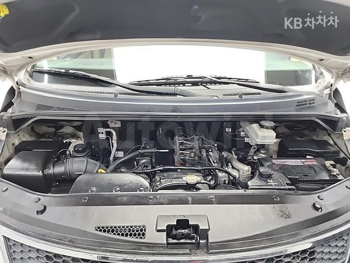 Hyundai Starex 2012 — 5