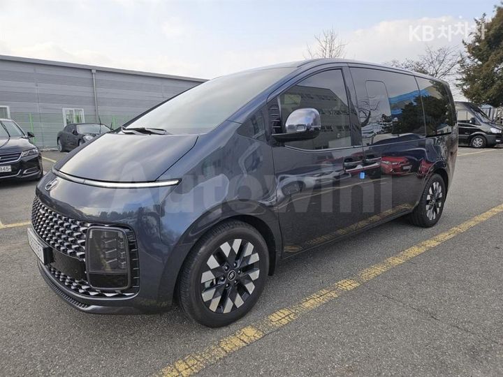 Hyundai Staria 2022 — 2