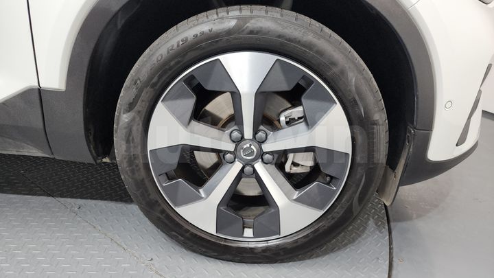 Volvo XC40 2023 — 5