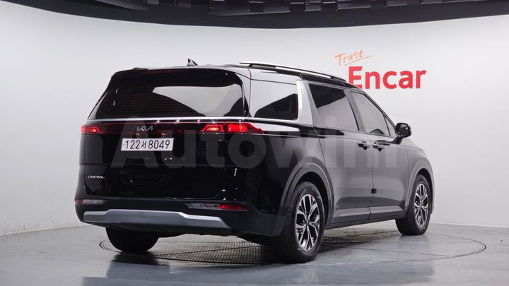 Kia Carnival 2023 — 2