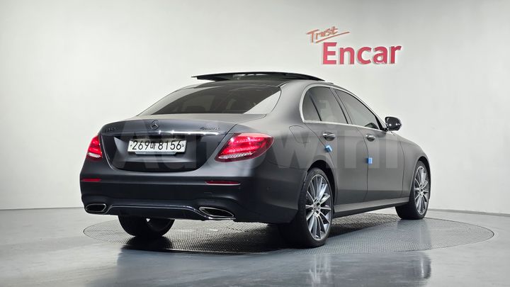 Mercedes Benz E Class 2020 — 2