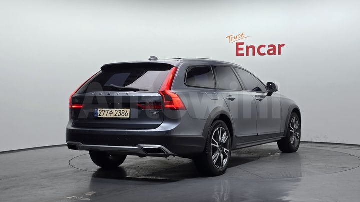 Volvo V90