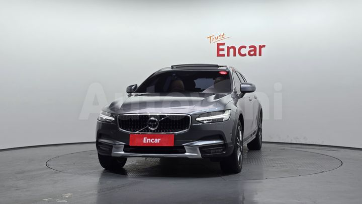 Volvo V90 2018 — 3