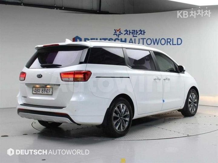 Kia Carnival 2015 — 2