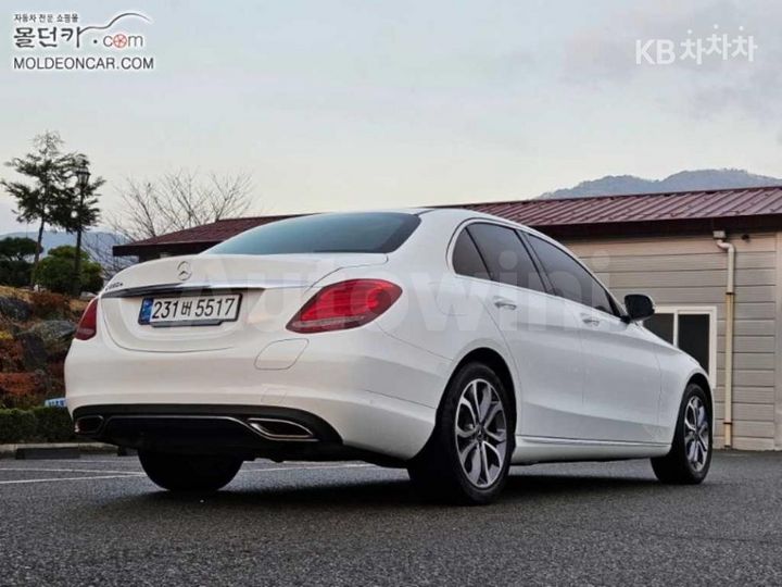 Mercedes Benz C Class 2018 — 4