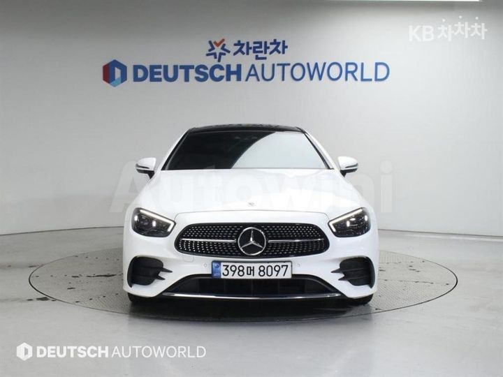 Mercedes Benz E Class 2022 — 3