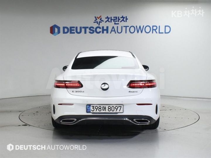 Mercedes Benz E Class 2022 — 4