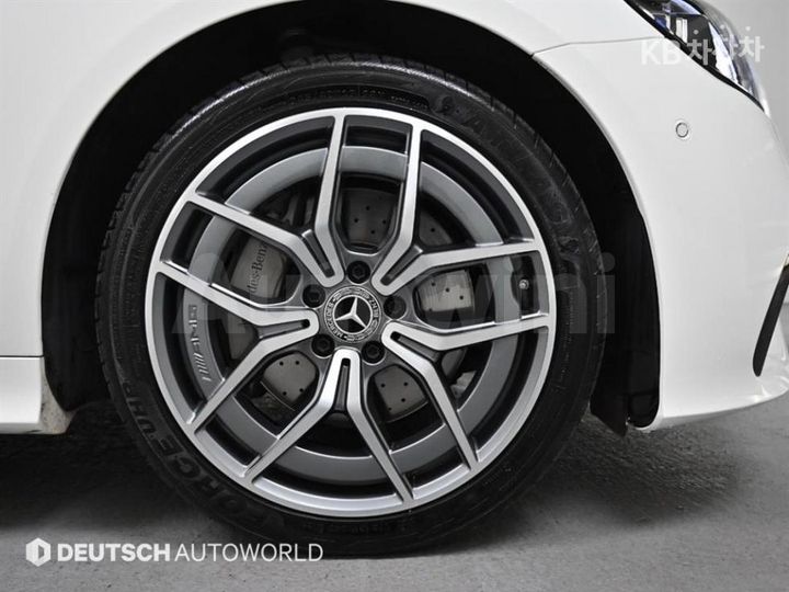 Mercedes Benz E Class 2022 — 5