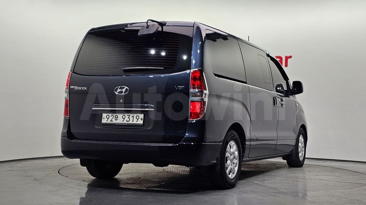 Hyundai Starex 2015 — 2
