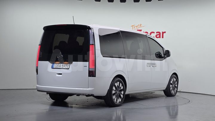 Hyundai Staria 2022 — 2