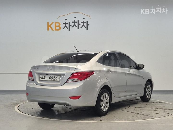 Hyundai Accent 2015 — 3