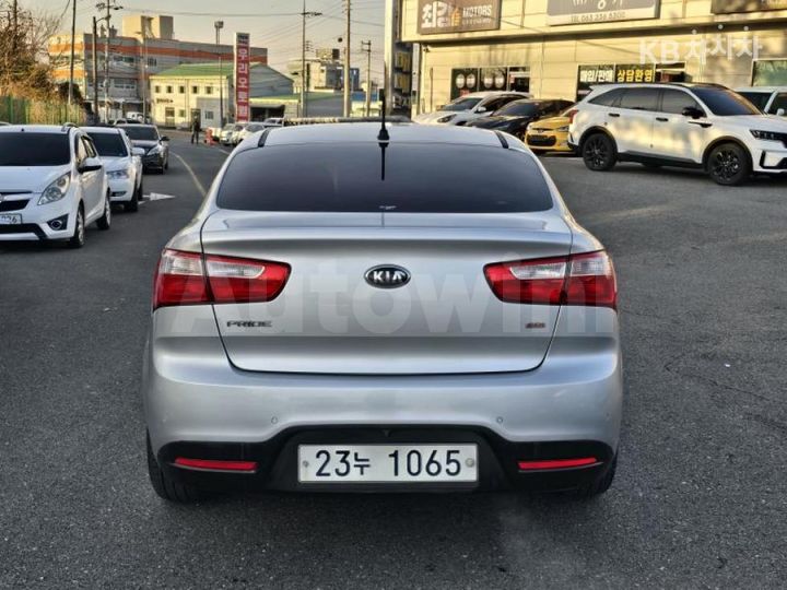 Kia Pride 2013 — 4