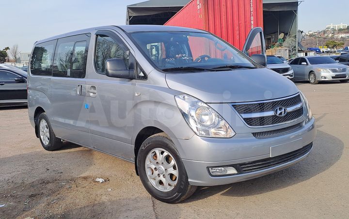 Hyundai Starex 2016 — 2