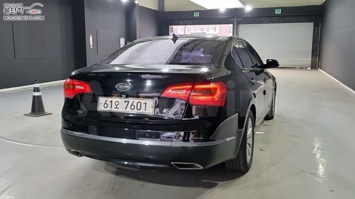 Kia K7 2010 KNALN413BBA041771 — 2