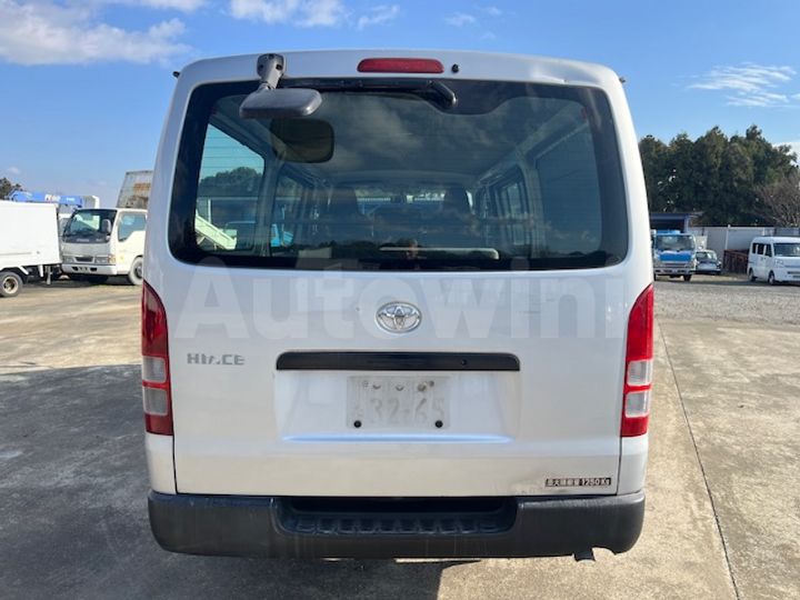 Toyota Hiace 2006 — 4
