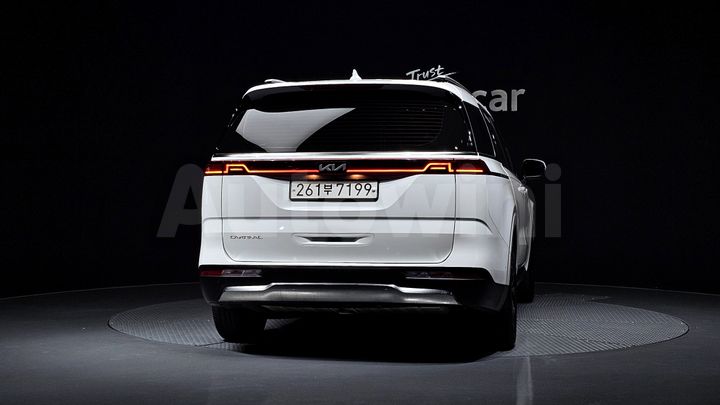 Kia Carnival 2023 — 4