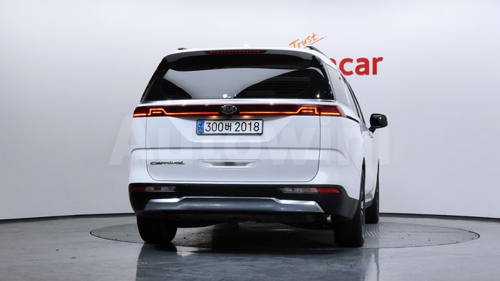 Kia Carnival 2021 — 4