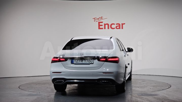 Mercedes Benz E Class 2023 — 4