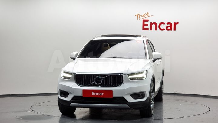 Volvo XC40 2021 — 3