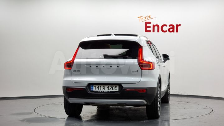 Volvo XC40 2021 — 4