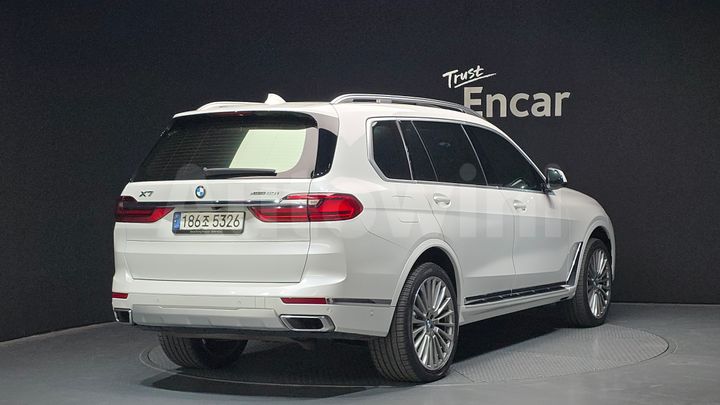 BMW X7 2021 — 3