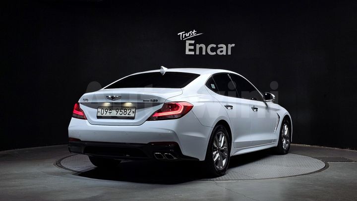Genesis G70