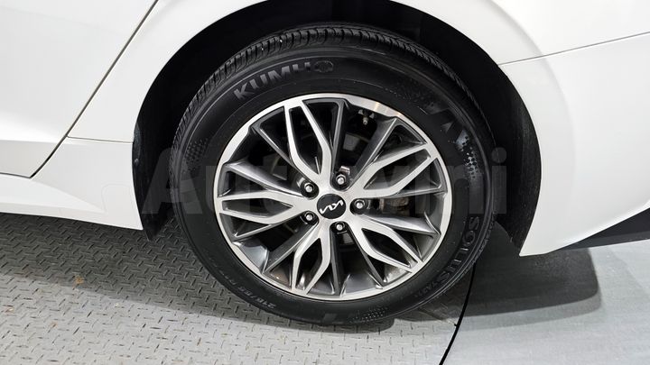 Kia K5 2022 — 5