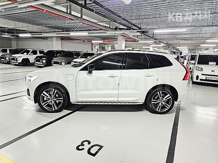 Volvo XC60 2021 — 3