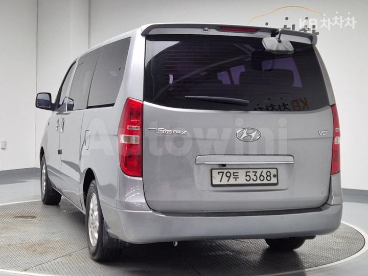 Hyundai Starex 2015 — 2