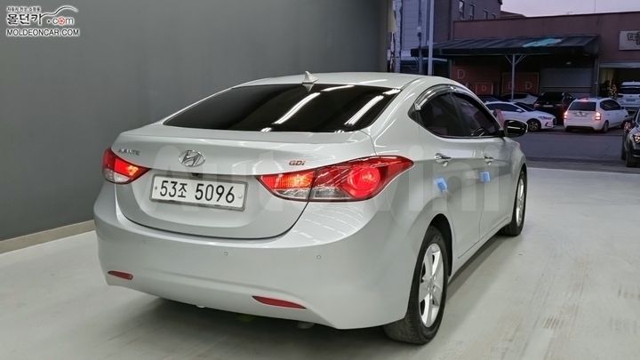 Hyundai Avante 2013 — 2
