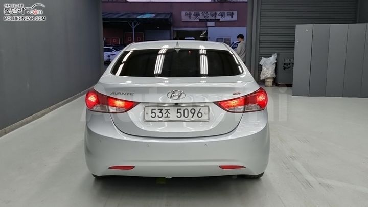 Hyundai Avante 2013 — 4