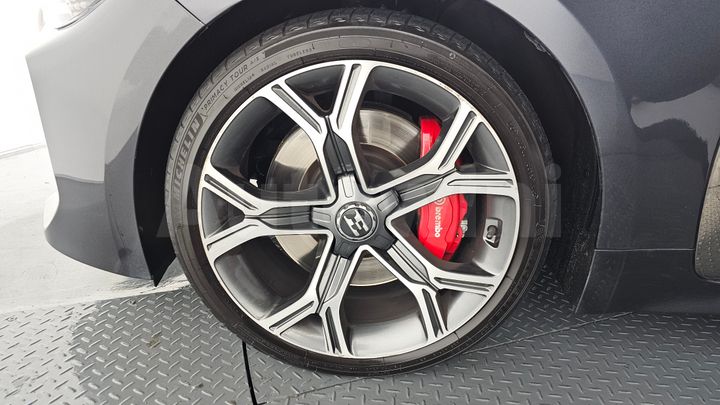 Kia Stinger 2019 — 5