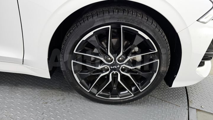 Kia K5 2023 — 5