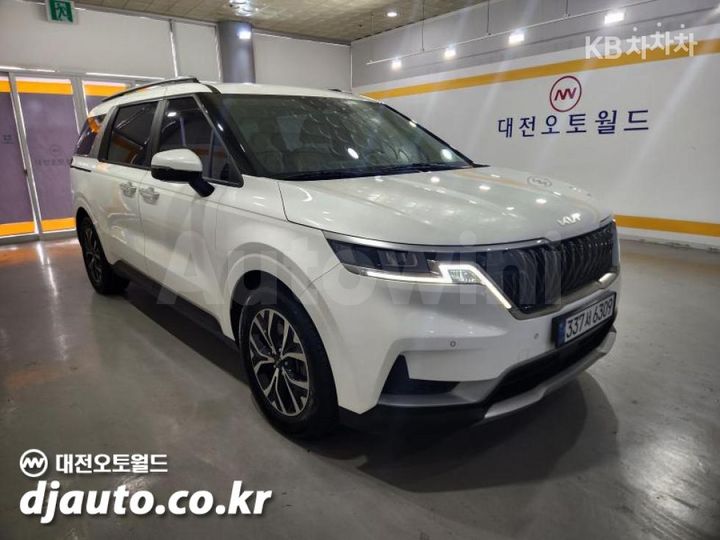 Kia Carnival 2023 — 3