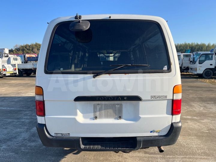 Toyota Hiace 2002 — 4