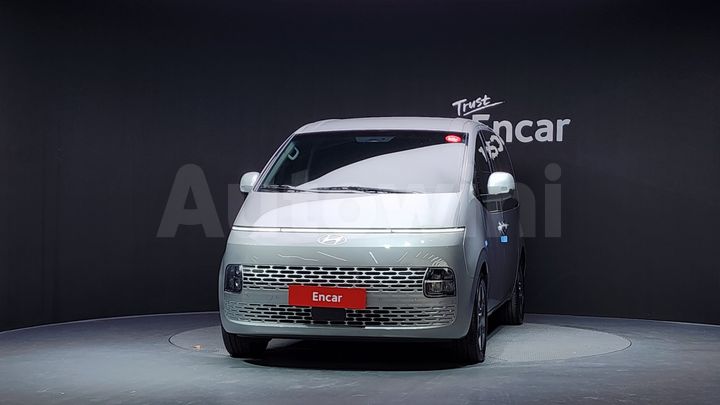 Hyundai Staria 2025 — 3