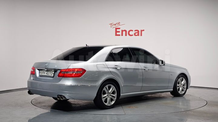 Mercedes-Benz E Class 2010 — 2