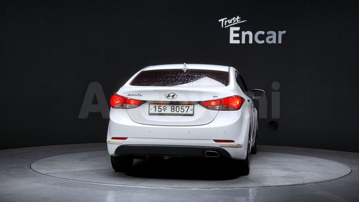 Hyundai Avante 2015 — 4