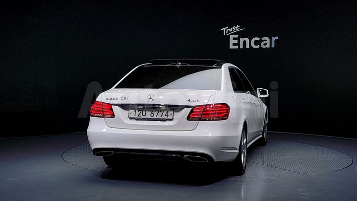 Mercedes-Benz E Class 2014 — 4
