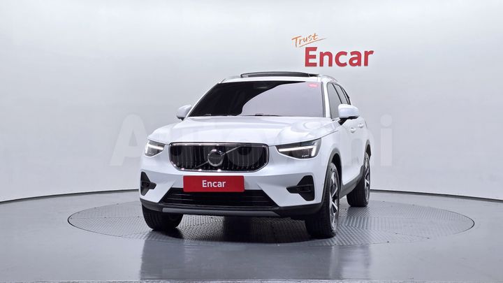 Volvo XC40 2024 — 3