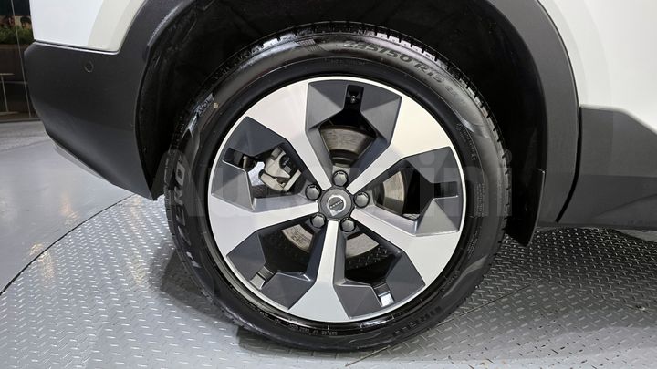 Volvo XC40 2024 — 5
