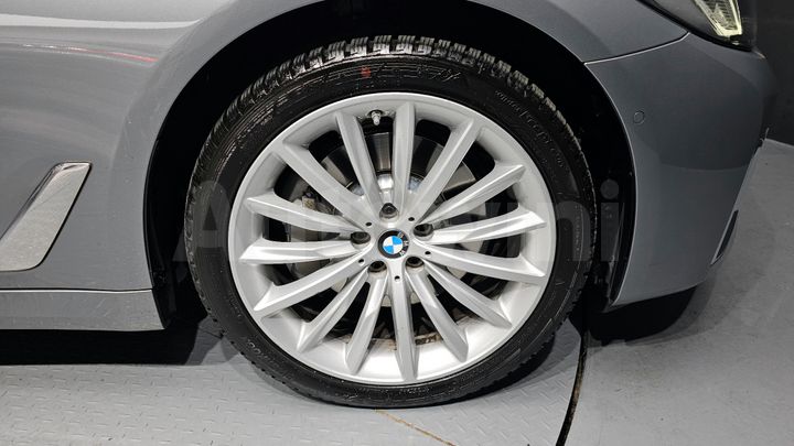 BMW 5 Series 2023 — 5