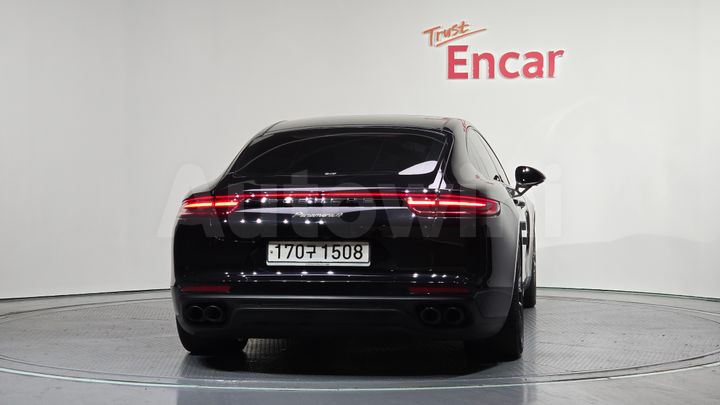 Porsche Panamera 2020 — 4